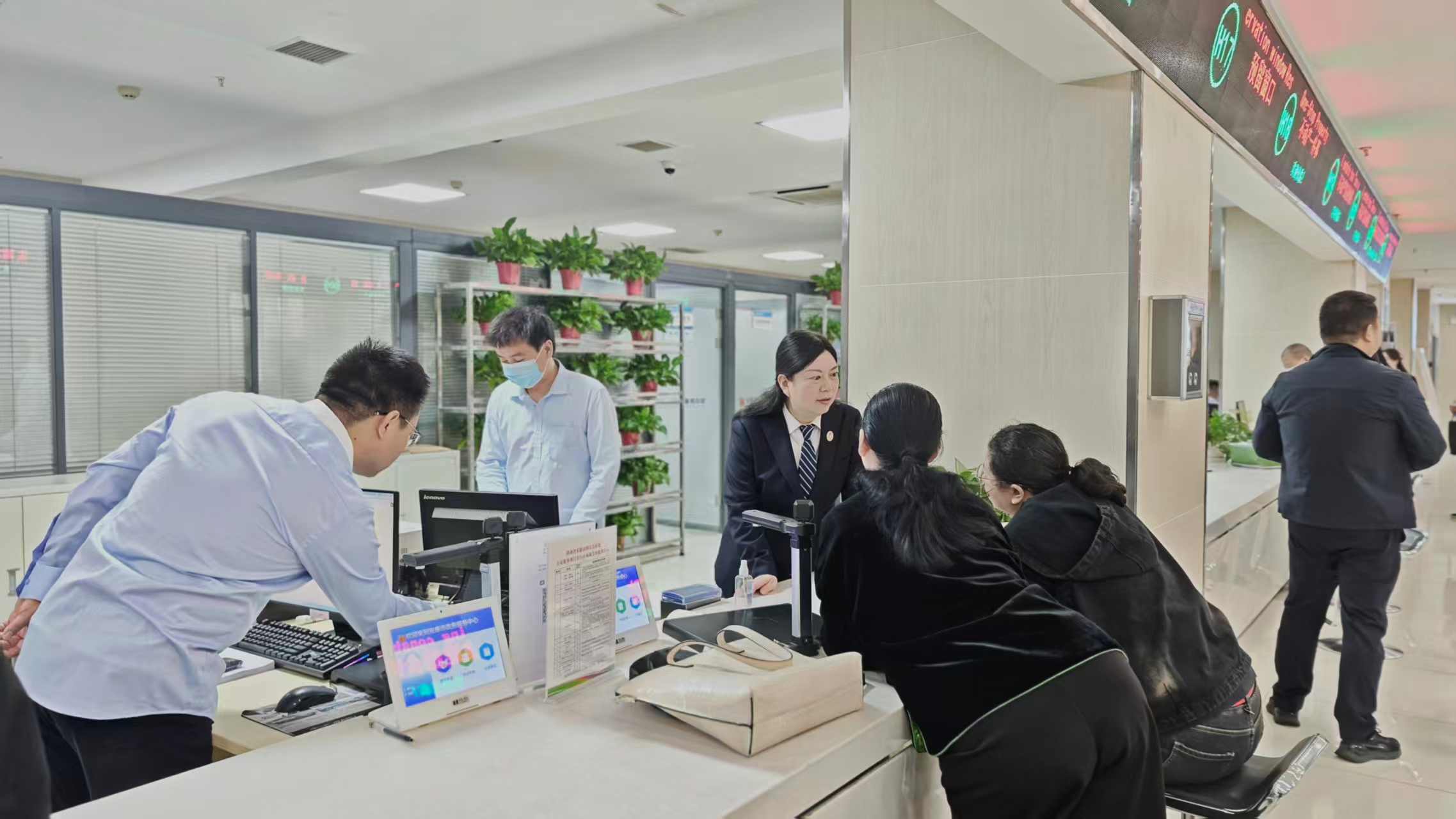 安康市国立公证处积极开展“坐窗口、走流程、促改革、优服务”活动